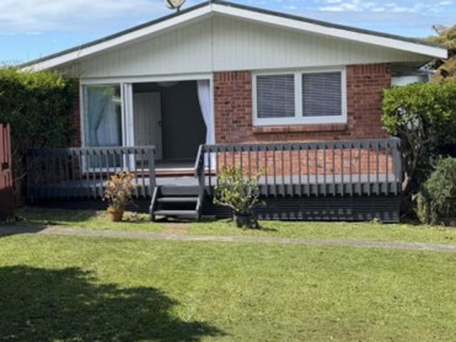 Apartment for rent in Northcote, Kaipātiki