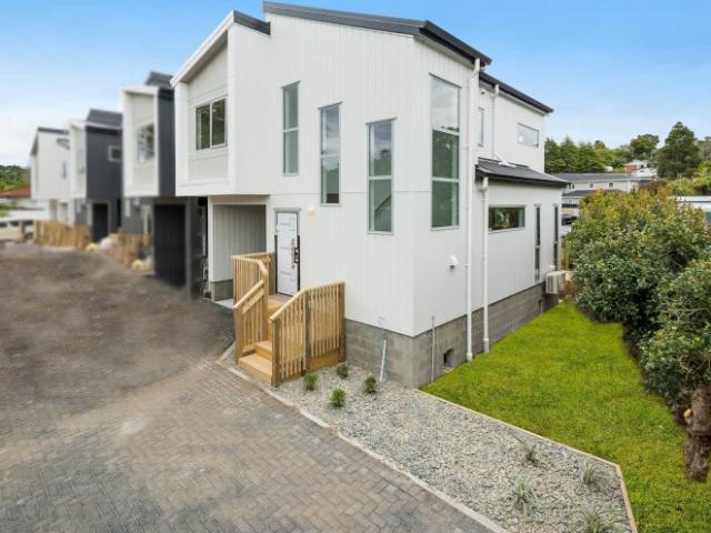 House for rent in Hillcrest, Kaipātiki