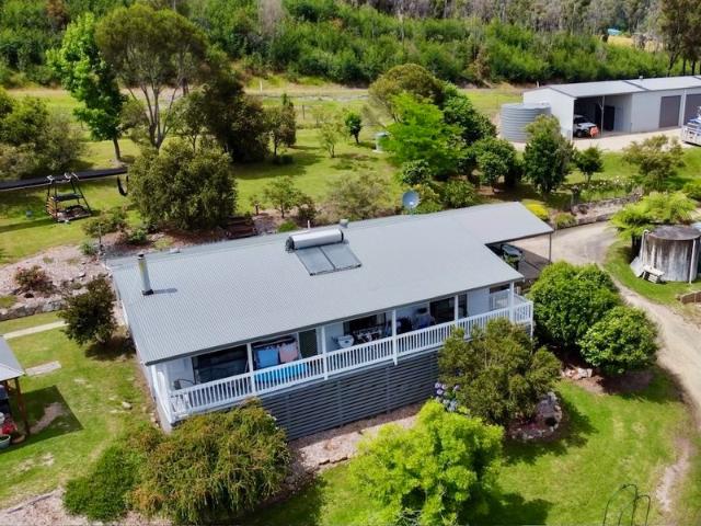 Cottage for sale in Genoa, Victoria