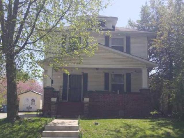 House for sale in Alton, Illinois
