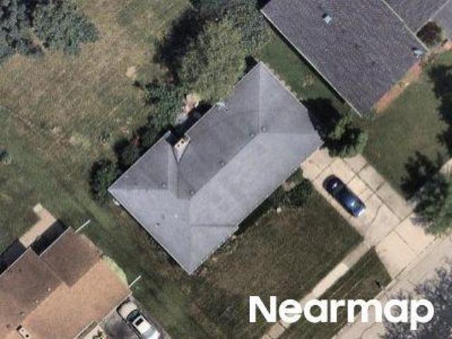 House for sale in Mchenry, Illinois
