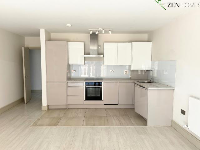 Apartment for rent in Blackhills, Surrey