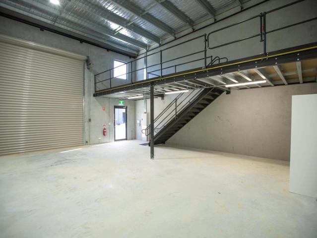 Warehouse for rent in Toombul, Queensland