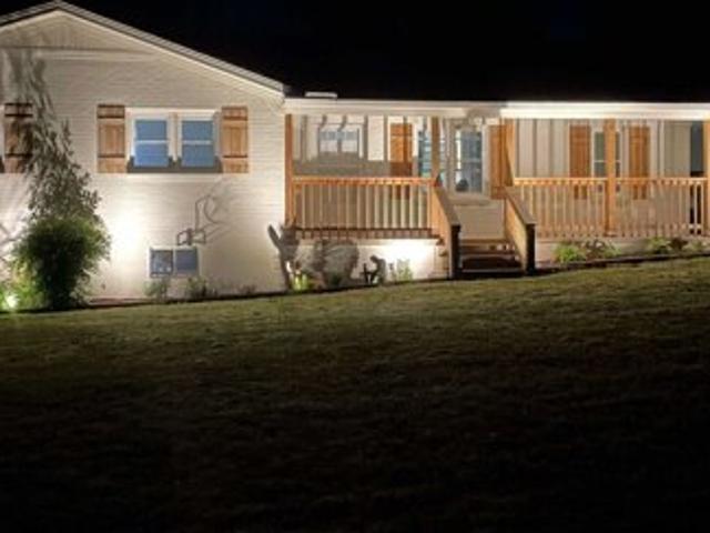 House for sale in Waverly