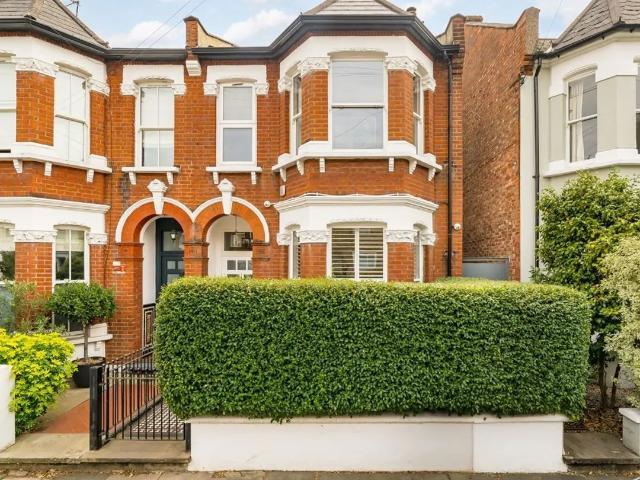 House for rent in London Borough of Ealing, Greater London
