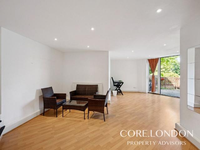 Apartment for rent in London Borough of Ealing, Park Royal