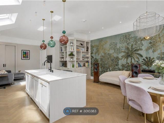 House for rent in London Borough of Ealing, Greater London