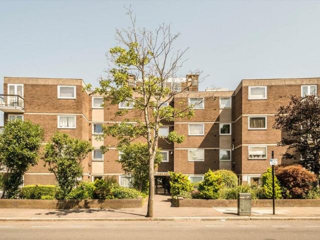 Apartment for rent in London Borough of Ealing, Park Royal