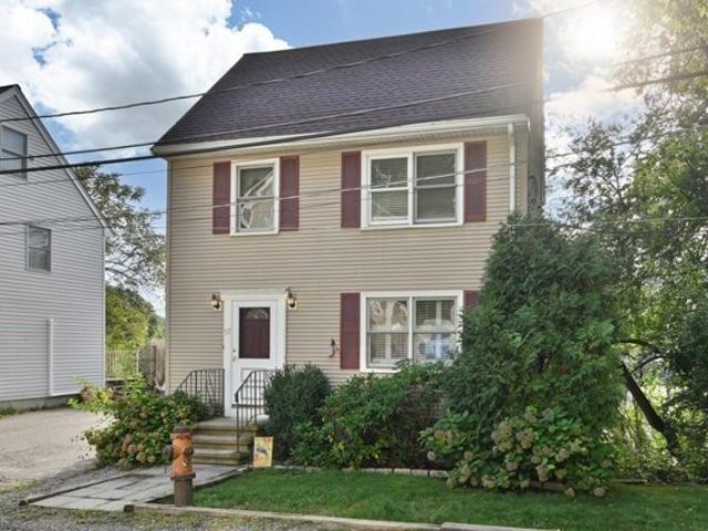 House for sale in Lakeview, Waltham