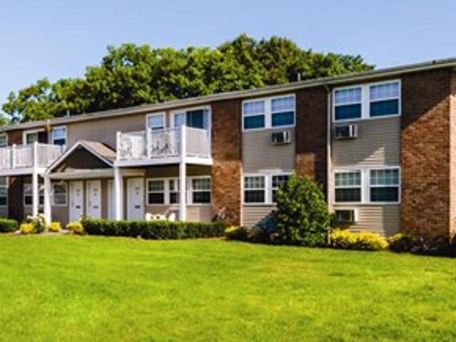 Apartment for rent in Holbrook
