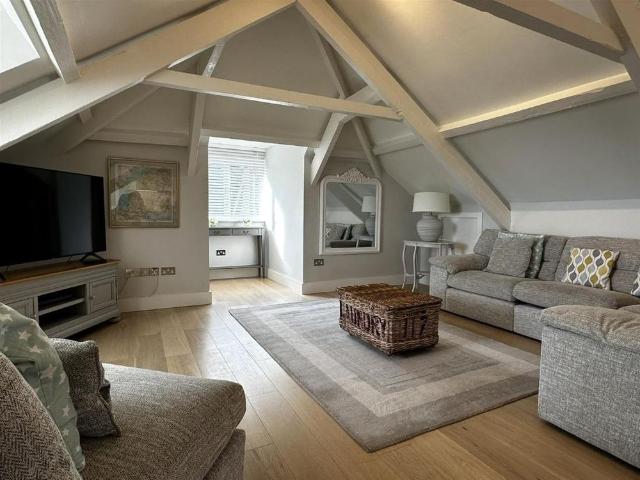 Apartment for rent in Townstal, South Hams