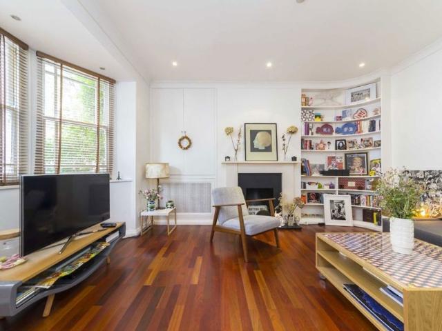 Townhouse for rent in Royal Borough of Kensington and Chelsea, Greater London
