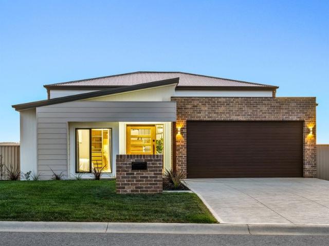 Cottage for sale in Wodonga, Victoria