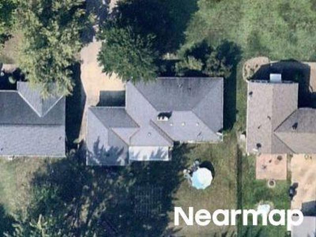 House for sale in Elyria