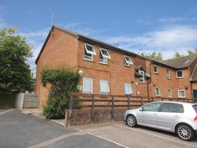 House for rent in Broadfield, Crawley