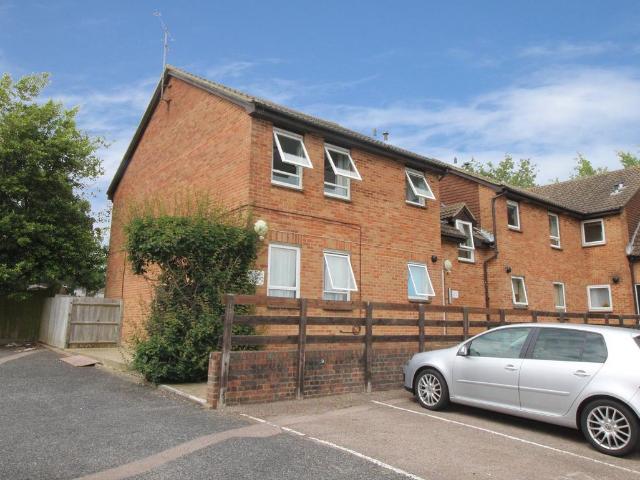 Studio for rent in Broadfield, Crawley