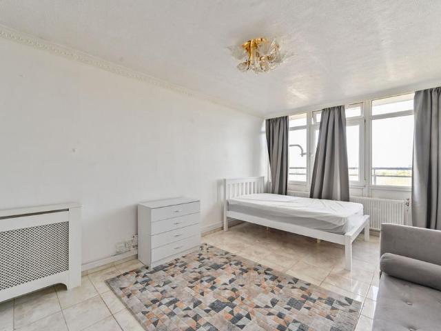 Apartment for rent in Brandon Estate, Greater London