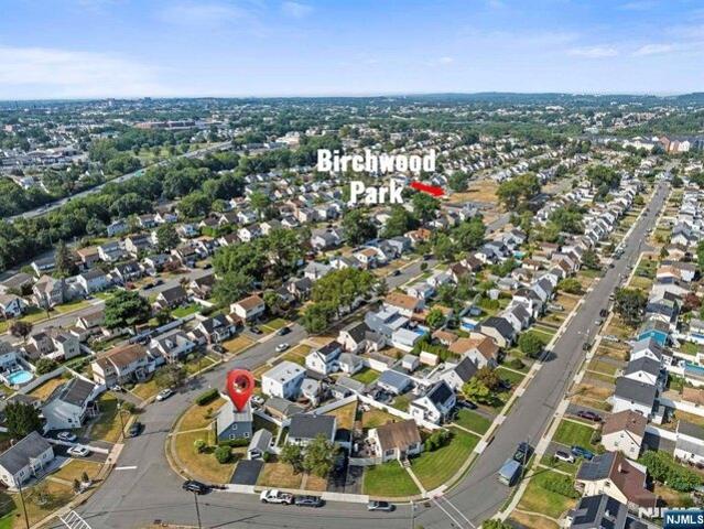 House for sale in Elmwood Park House for sale in Elmwood Park