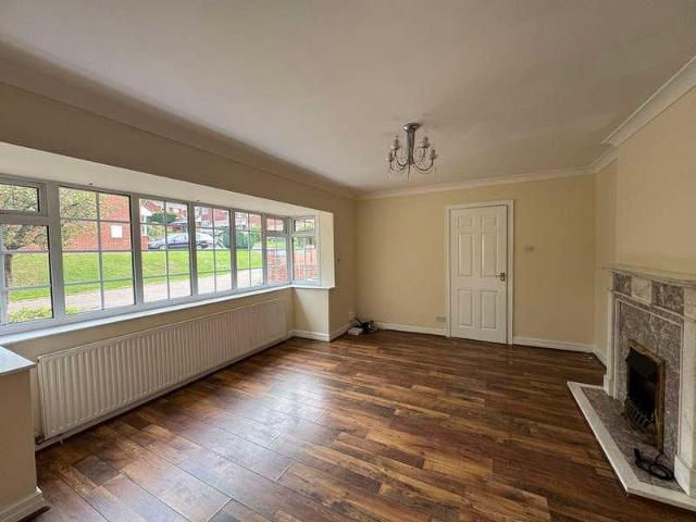 House for rent in Dixons Green, West Midlands