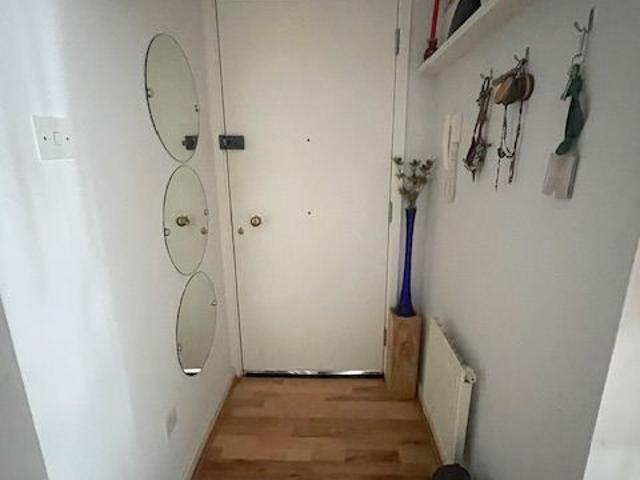 Room for rent in North Kensington, Greater London