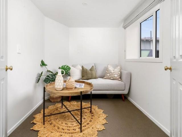 Apartment for rent in Chaslands, Canterbury