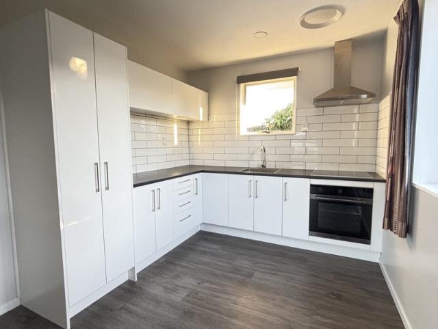 Apartment for rent in Chaslands, Canterbury