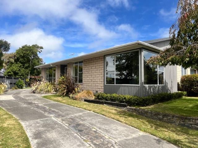 House for rent in Chaslands, Canterbury