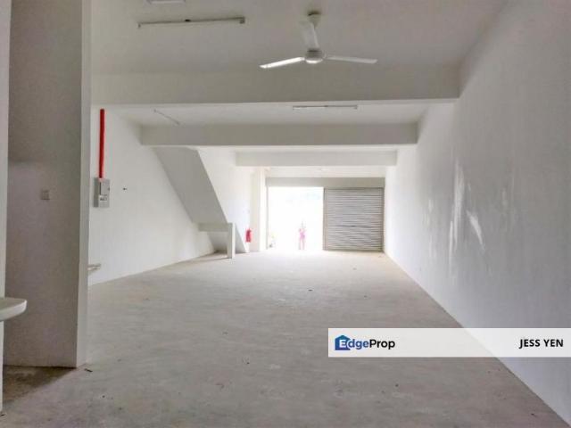 Shop for rent in Kajang, Langat