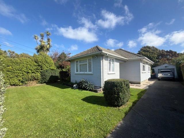 House for rent in Chaslands, Canterbury