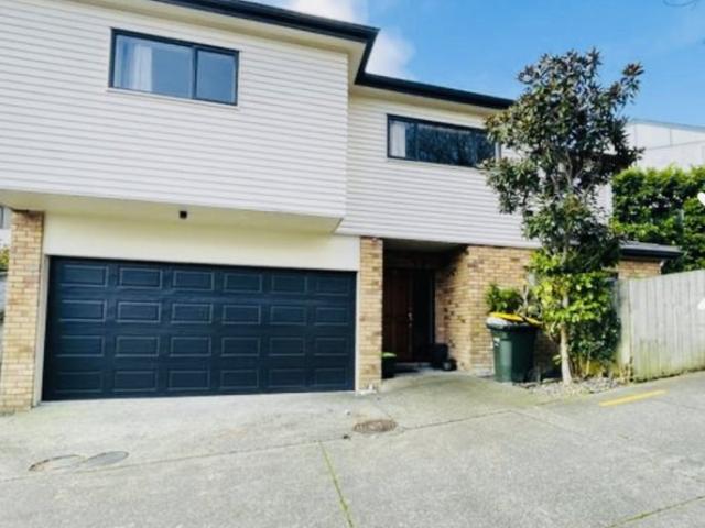 House for rent in Hillsborough, Oroua County