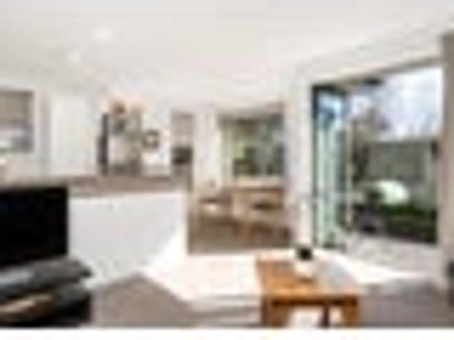 Apartment for sale in Chaslands, Canterbury