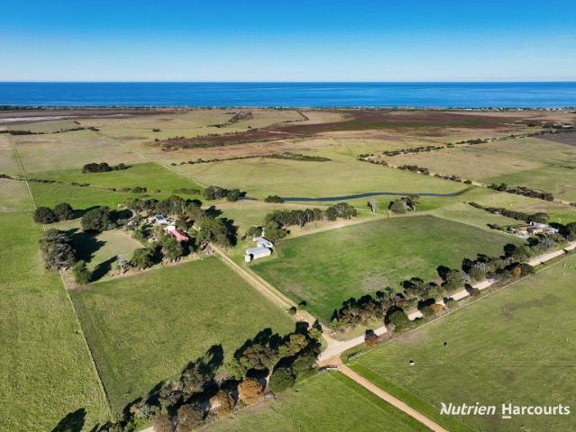 Cottage for sale in Seaspray, Victoria