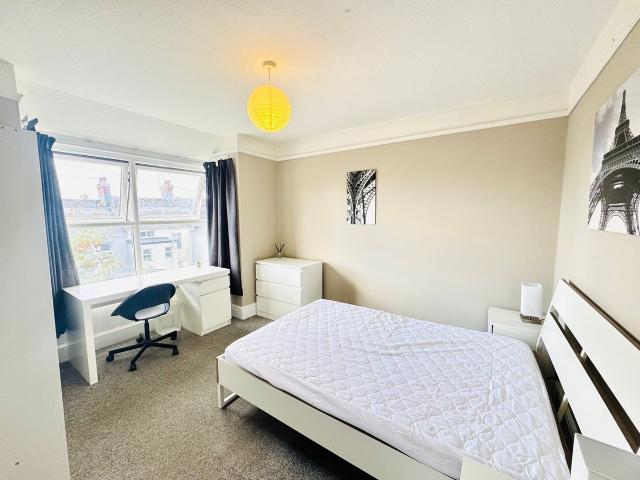Room for rent in Mount Wise