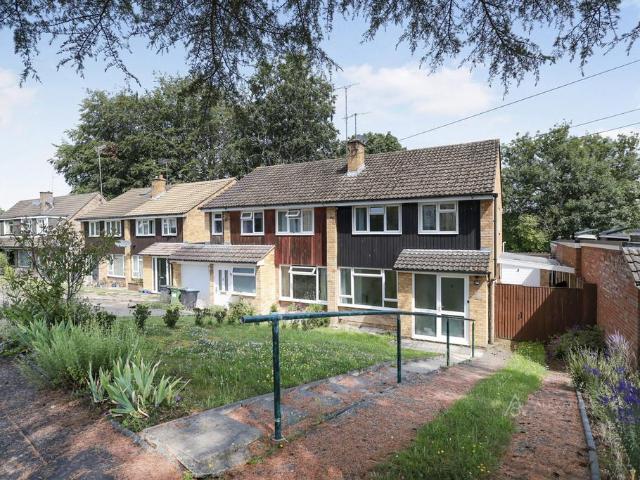 House for rent in Hall Park, Pouchen End