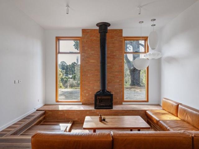 Cottage for sale in Daylesford, Victoria