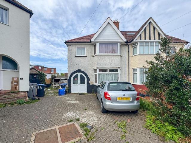 House for rent in Kingsbury, Greater London