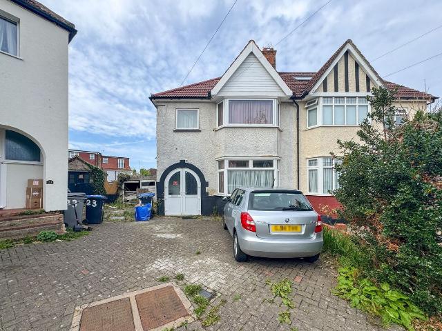 House for rent in Kingsbury, Greater London