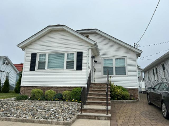House for sale in North Arlington, New Jersey
