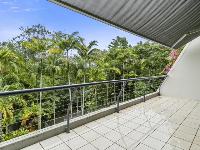 Townhouse for sale in Yorkeys Knob, Queensland