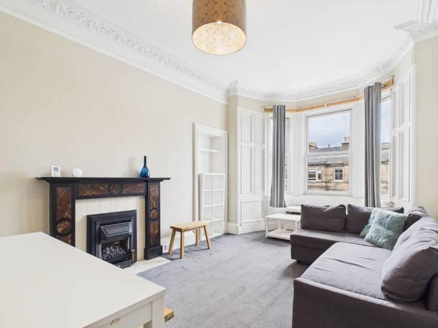Apartment for rent in Hillside, Leith