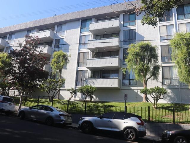 Apartment for rent in Canoga Park, California