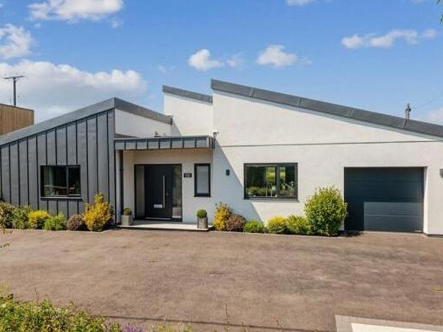 House for sale in Follaton, Strode