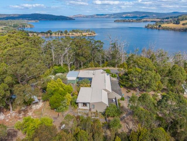 House for sale in Gardners Bay, Tasmania