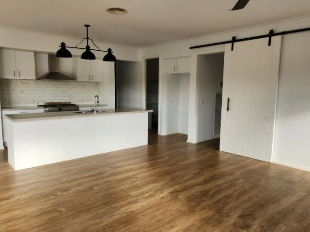 House for rent in Guildford, Victoria