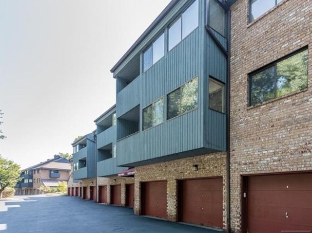 Condo for sale in Mahwah, New Jersey