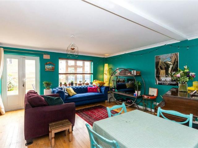 House for rent in Five Acres, Hertfordshire