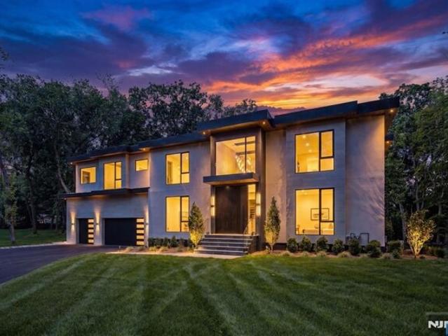 House for sale in Oakland, New Jersey