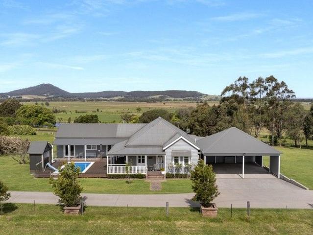 Cottage for sale in Jaspers Brush, New South Wales