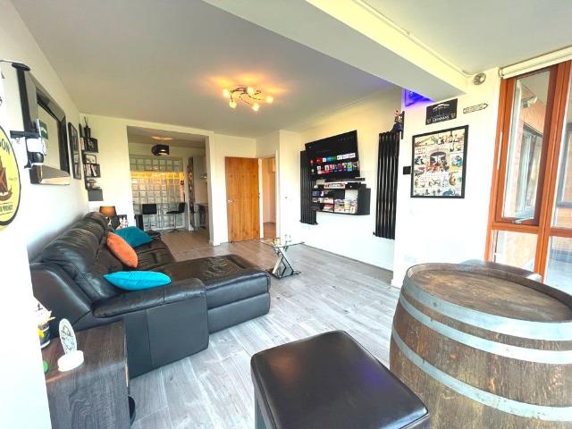 Apartment to rent in Bluebell, North Tipperary