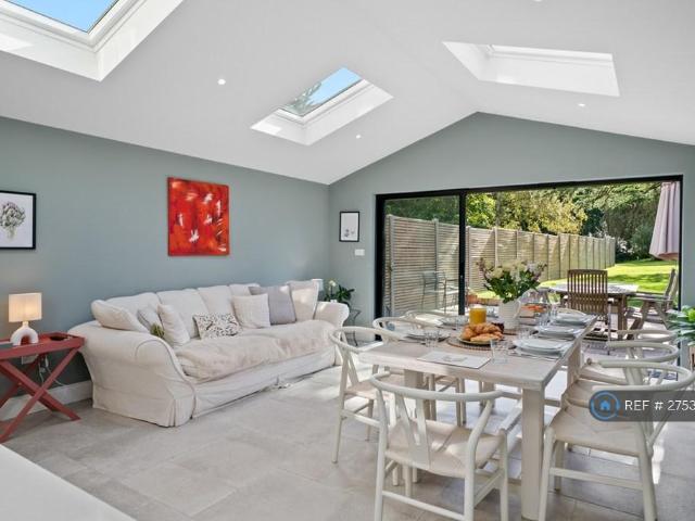 House for rent in Mill Hill, Greater London